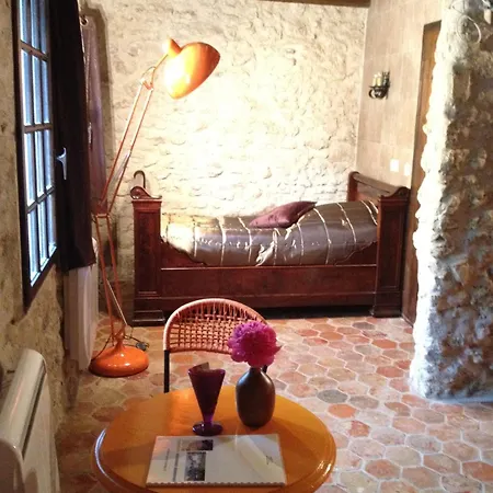Bed & Breakfast Moulin De Moulignon 3*