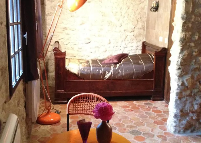 Alojamento de Acomodação e Pequeno-almoço Moulin De Moulignon 3*